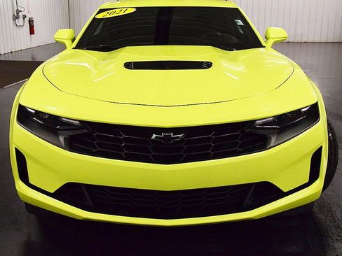 Used 2021 Chevrolet Camaro LT w/ Technology Package image 2