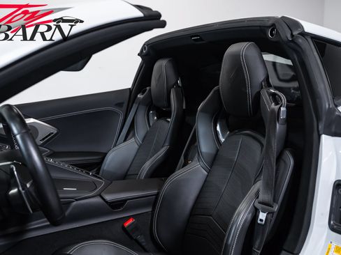 Used 2022 Chevrolet Corvette Stingray Preferred Cpe w/ Z51 Performance Package RWD image 29