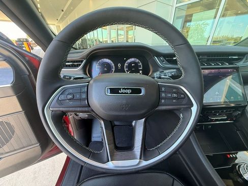 Certified 2025 Jeep Grand Cherokee L Limited w/ Luxury Tech Group II image 22