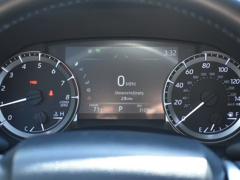 Used 2023 Toyota Highlander L image 30