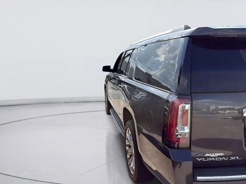 Used 2016 GMC Yukon XL Denali RWD image 5