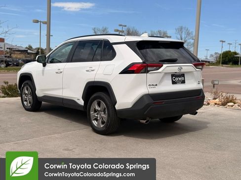 Used 2025 Toyota RAV4 XLE AWD/4WD image 4