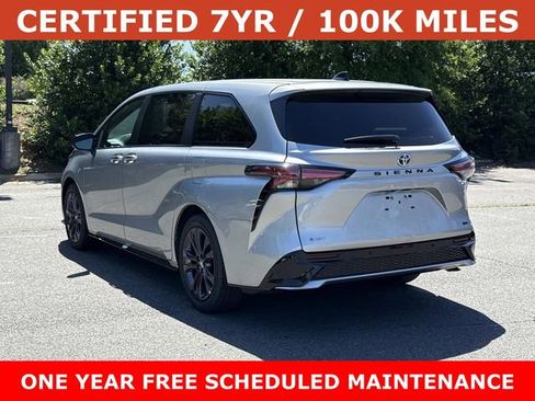 Used 2025 Toyota Sienna XSE FWD image 4