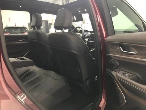 New 2025 Jeep Grand Cherokee Limited 4xe image 32