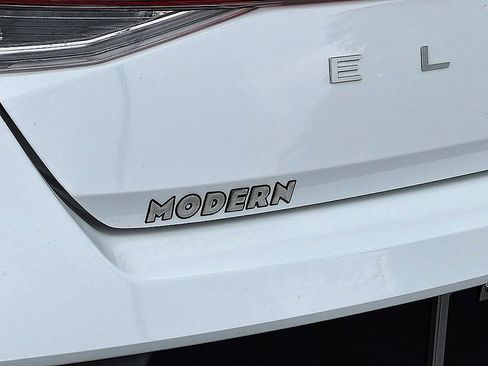 Certified 2025 Hyundai Elantra SEL FWD image 27