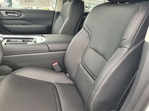 New 2026 Nissan Armada SV image 8