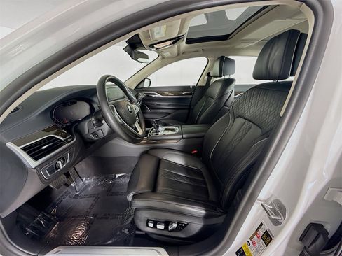 Certified 2022 BMW 750i xDrive image 22