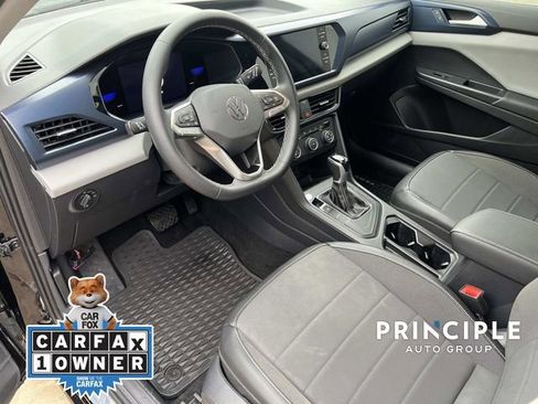 Certified 2022 Volkswagen Taos SE image 15