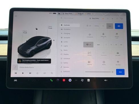 Used 2023 Tesla Model Y Long Range AWD/4WD image 24