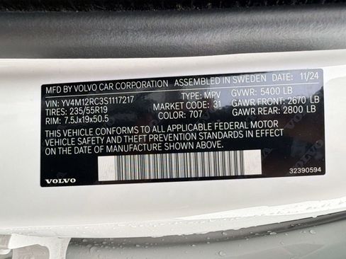 Certified 2025 Volvo XC60 B5 Plus image 20