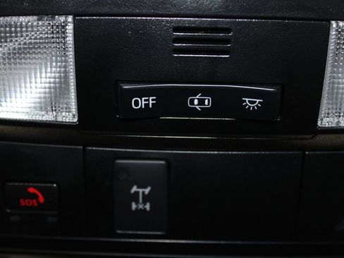Used 2023 Toyota Tacoma TRD Off-Road w/ Technology Package AWD/4WD image 45