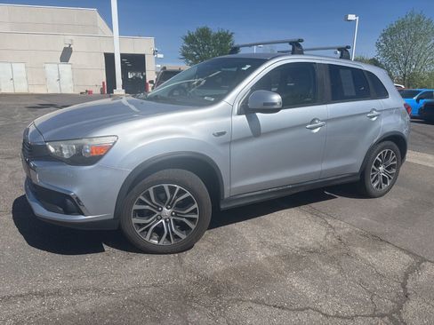 Used 2017 Mitsubishi Outlander Sport ES image 2