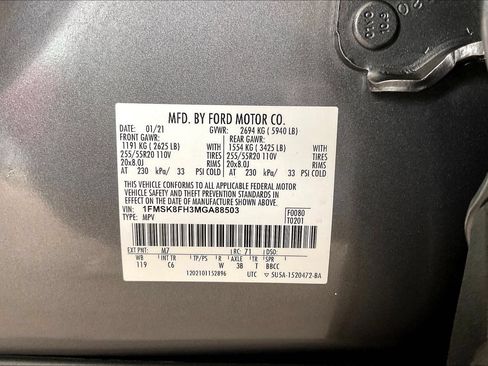 Used 2021 Ford Explorer Limited w/ Equipment Group 301A AWD/4WD image 19