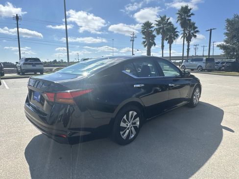 Used 2024 Nissan Altima 2.5 S image 5