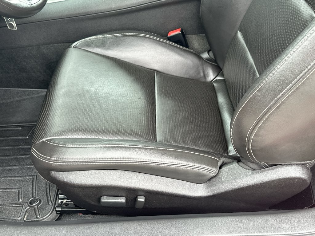 Used 2015 Chevrolet Camaro LT RWD image 8