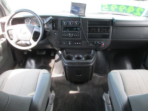 Used 2017 Chevrolet Express 3500 LT w/ LT Preferred Equipment Group RWD image 14