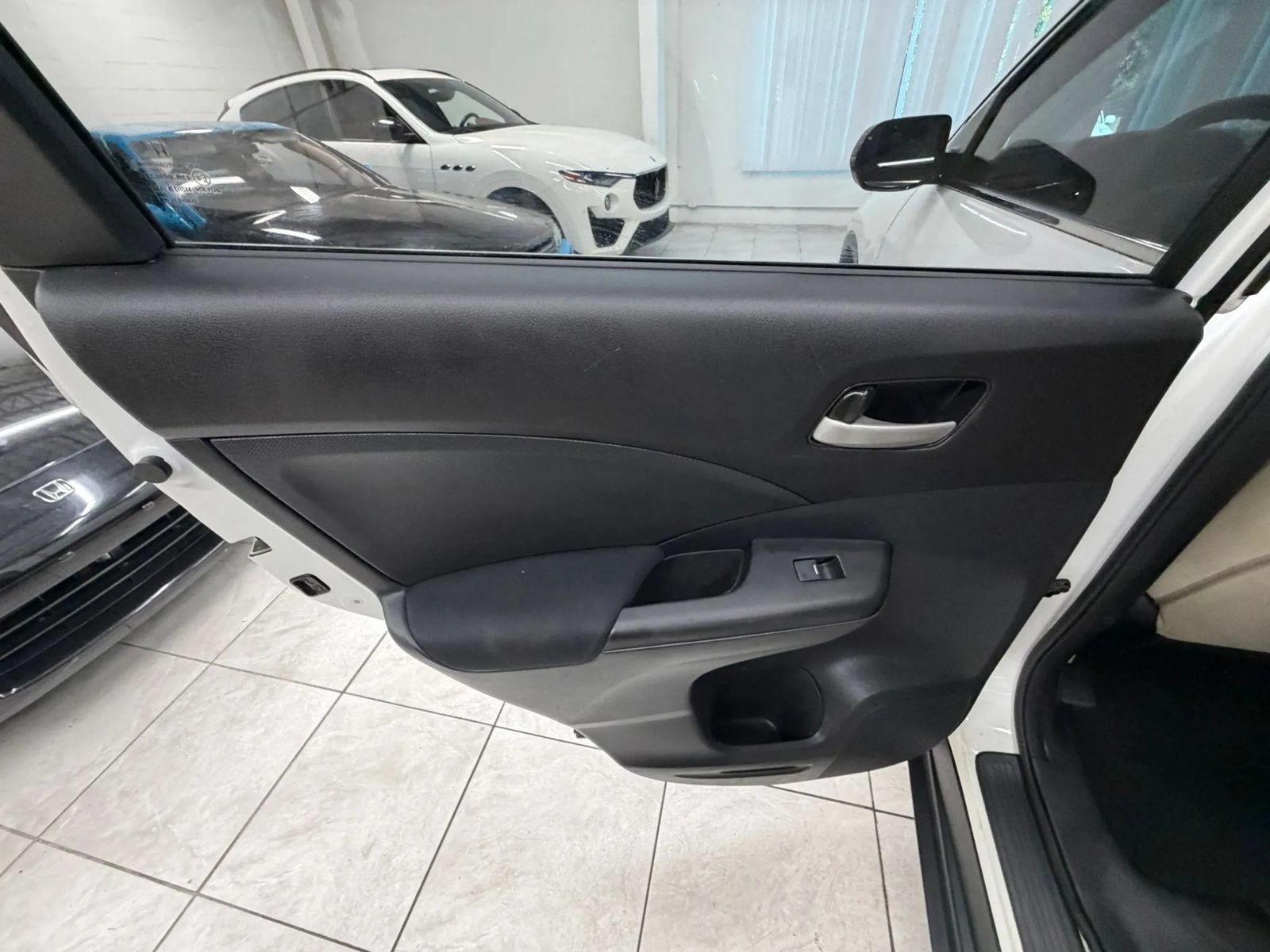 Used 2016 Honda CR-V LX image 15
