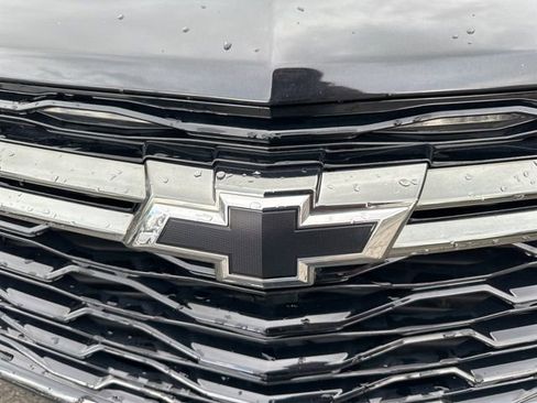 Used 2023 Chevrolet Equinox RS w/ LPO, Floor Liner Package FWD image 10
