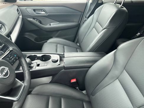 Certified 2023 Nissan Rogue SV w/ SV Premium B Package AWD/4WD image 3