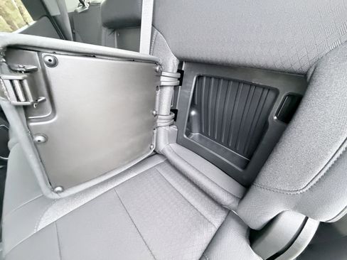 Used 2024 GMC Sierra 1500 Elevation image 19