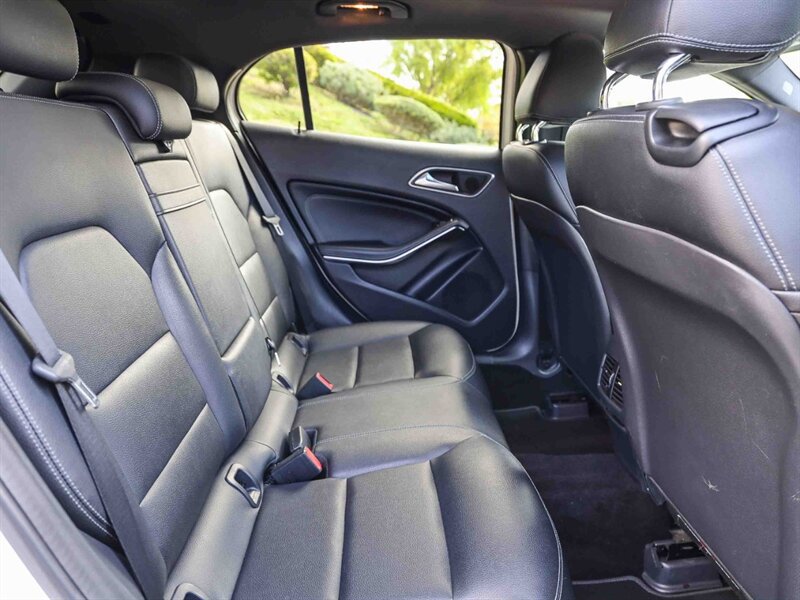 Used 2016 Mercedes-Benz GLA 250 4MATIC image 17