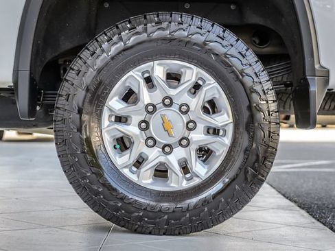 Used 2024 Chevrolet Silverado 2500 LTZ AWD/4WD image 14