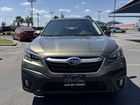 Used 2022 Subaru Outback Premium image 1