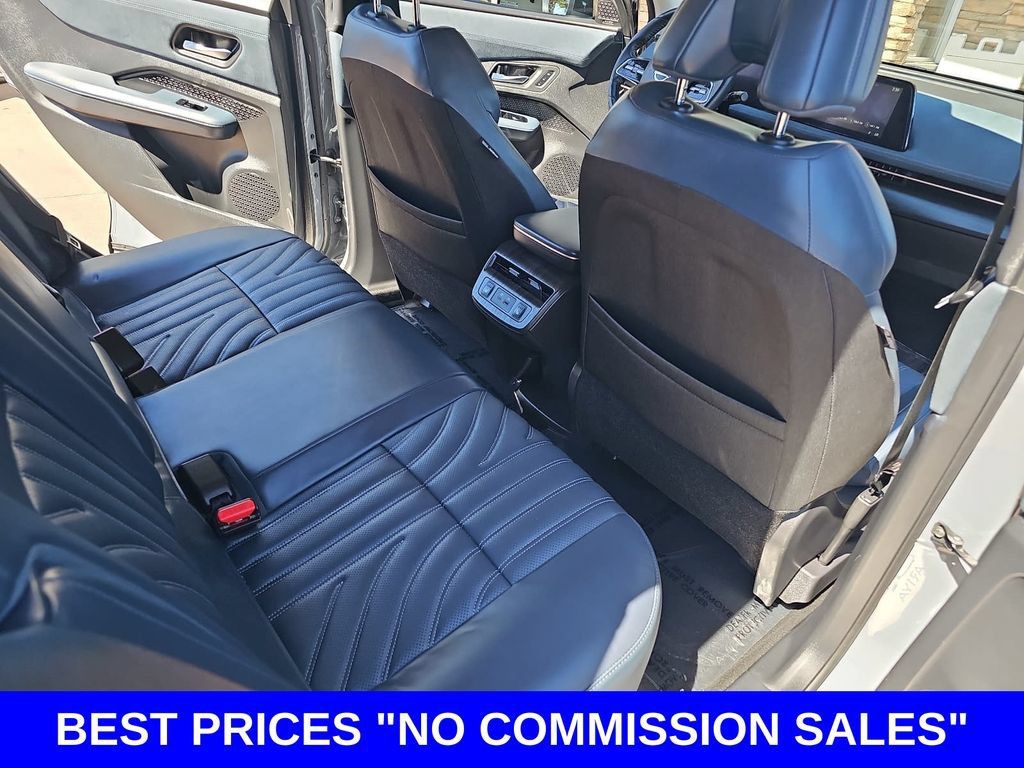 Used 2023 Nissan Ariya AWD/4WD image 11