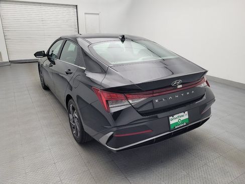 Used 2025 Hyundai Elantra SEL FWD image 5
