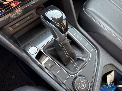 Used 2023 Volkswagen Tiguan SE image 31