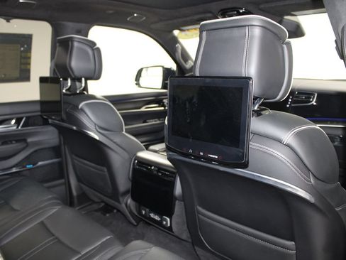 Used 2025 Jeep Grand Wagoneer Series II Obsidian w/ Quick Order Packagew 28T AWD/4WD image 34