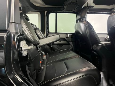 Used 2023 Jeep Wrangler Unlimited Sahara w/ Cold Weather Group image 29