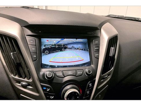 Used 2016 Hyundai Veloster image 22