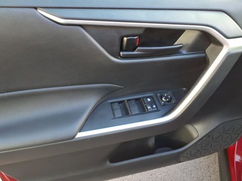 Used 2022 Toyota RAV4 LE image 13