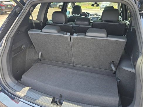 Used 2020 Volkswagen Tiguan SEL Premium R-Line w/ 3rd Row Seat Package AWD/4WD image 34