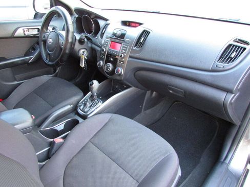 Used 2013 Kia Forte EX image 24