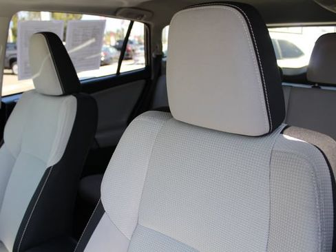 Used 2017 Toyota RAV4 XLE w/ Carpet Mat Package FWD image 33