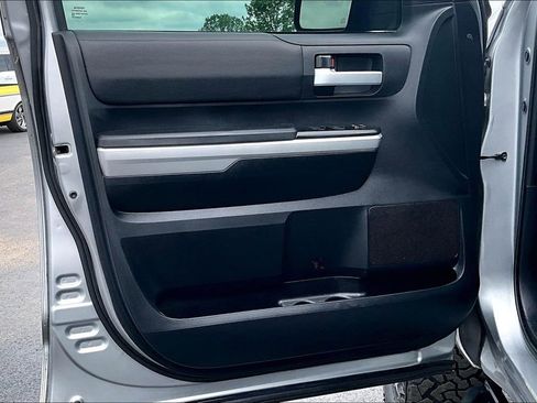 Used 2018 Toyota Tundra SR5 w/ SR5 Upgrade Package AWD/4WD image 23