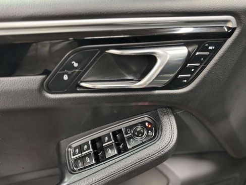 Used 2018 Porsche Macan S AWD/4WD image 35