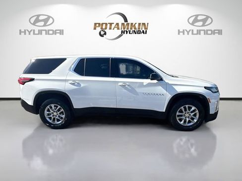 Used 2022 Chevrolet Traverse LS FWD image 4