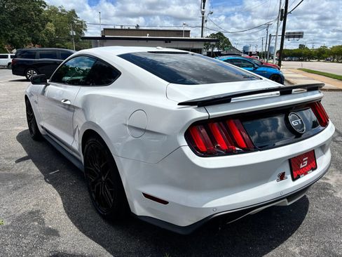 Used 2017 Ford Mustang GT Premium w/ Equipment Group 401A RWD image 5