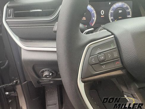 New 2025 Jeep Grand Cherokee Limited w/ Luxury Tech Group II image 14