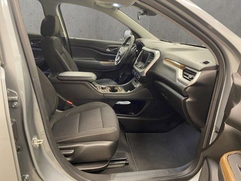 Used 2023 GMC Acadia SLE w/ Driver Convenience Package image 19
