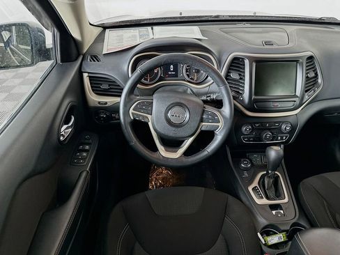 Used 2016 Jeep Cherokee Latitude w/ Cold Weather Group image 27