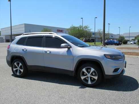 Used 2020 Jeep Cherokee Limited AWD/4WD image 2