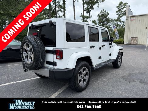 Used 2018 Jeep Wrangler Unlimited Sahara AWD/4WD image 7