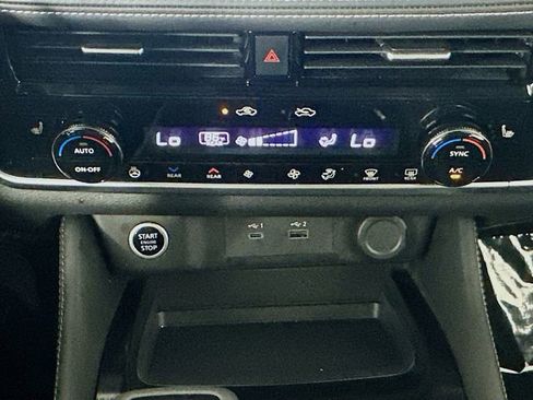 Certified 2023 Nissan Rogue SL w/ SL Premium Package AWD/4WD image 17