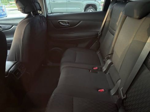 Used 2017 Nissan Rogue SV w/ SV Premium Package AWD/4WD image 4
