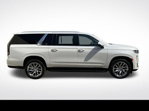 Used 2021 Cadillac Escalade ESV Premium Luxury w/ LPO, Radiant Package AWD/4WD image 20