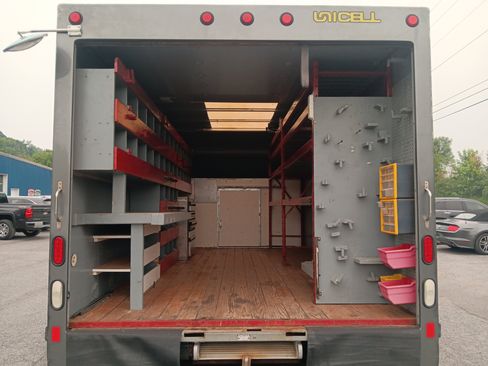 Used 2016 GMC Savana 3500 RWD image 14